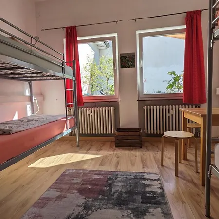 Tres Schick Hostel *